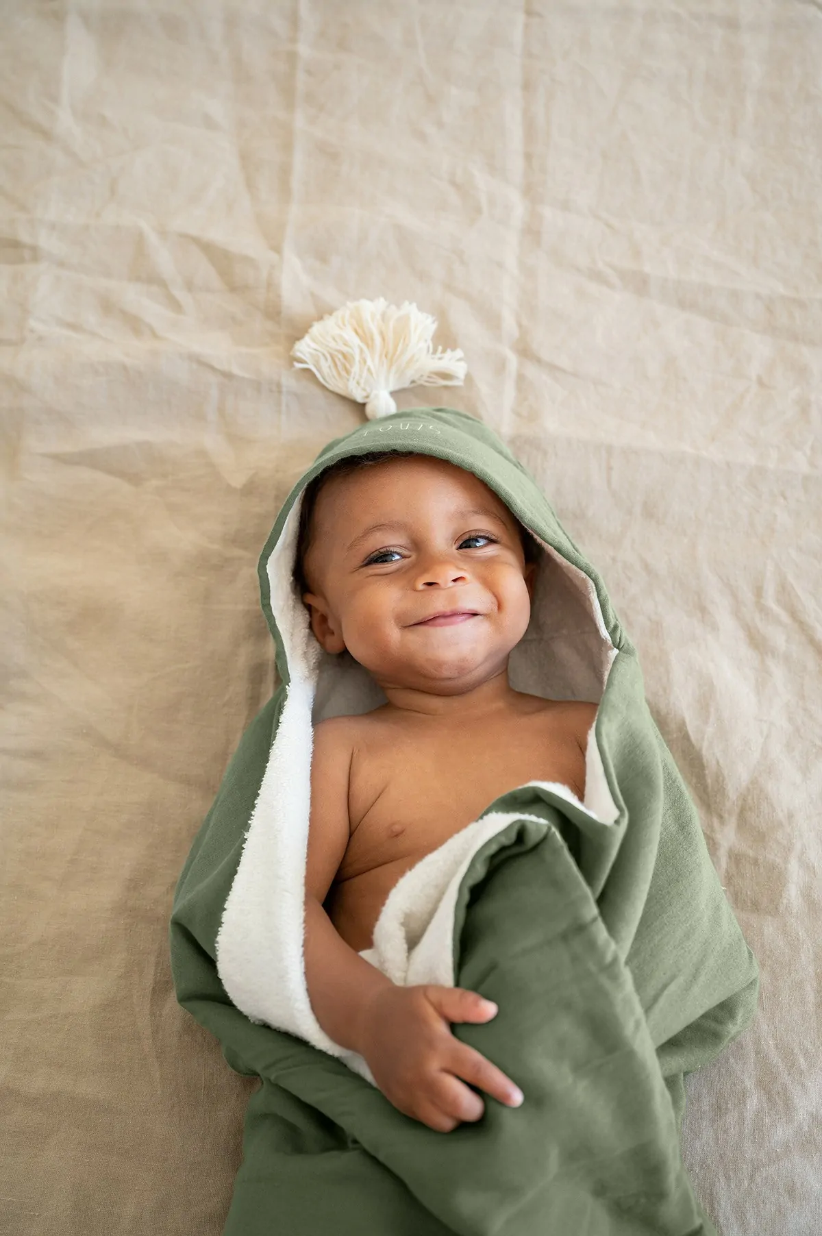 Seraphin la cape de bain bébé personnalisable en coton bio