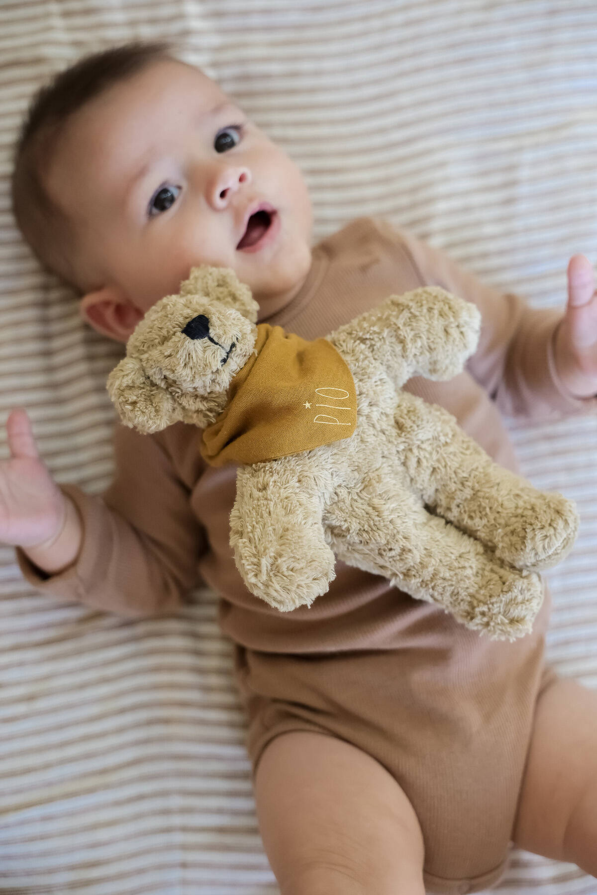 doudou ours bébé avec foulard personnalisé