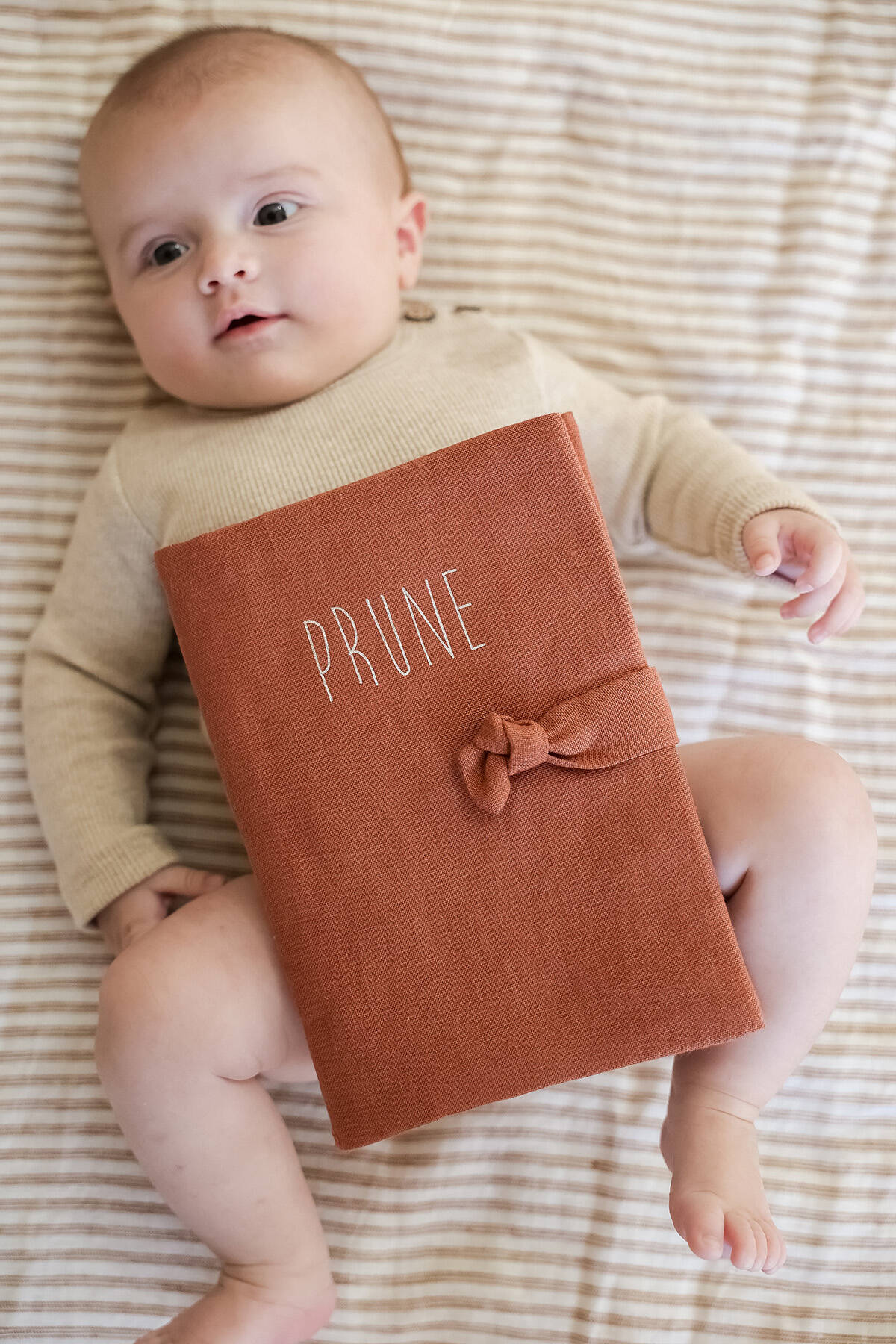 protège carnet de santé en lin personnalisé bébé